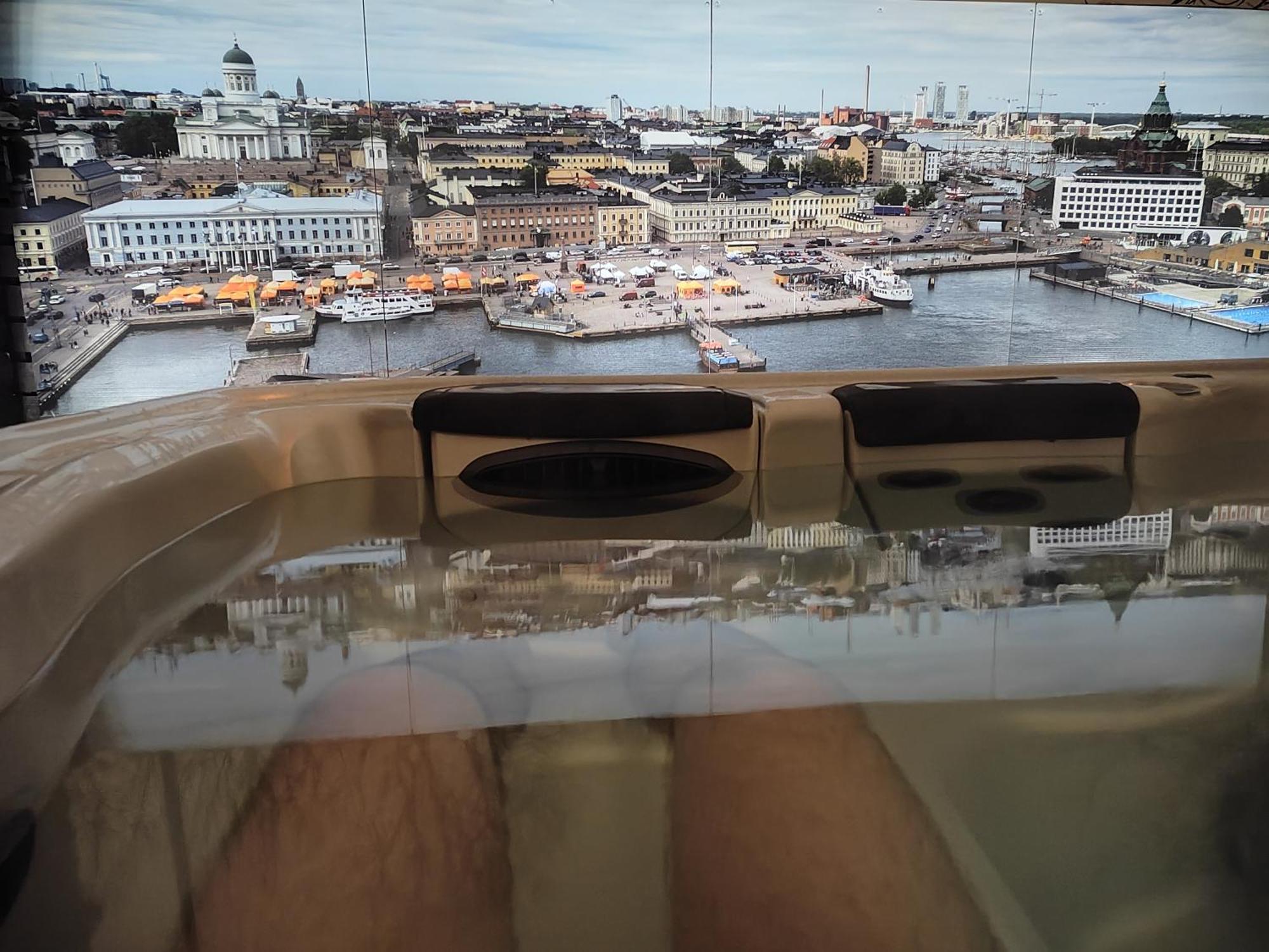 Relax & Recharge - A Unique Suite With A Touch Of Luxury - Hot Tub And Sauna Inspired Decor #Not A Real Sauna# Easy City Access - Direct Train 15 Min To City Helsinki Extérieur photo