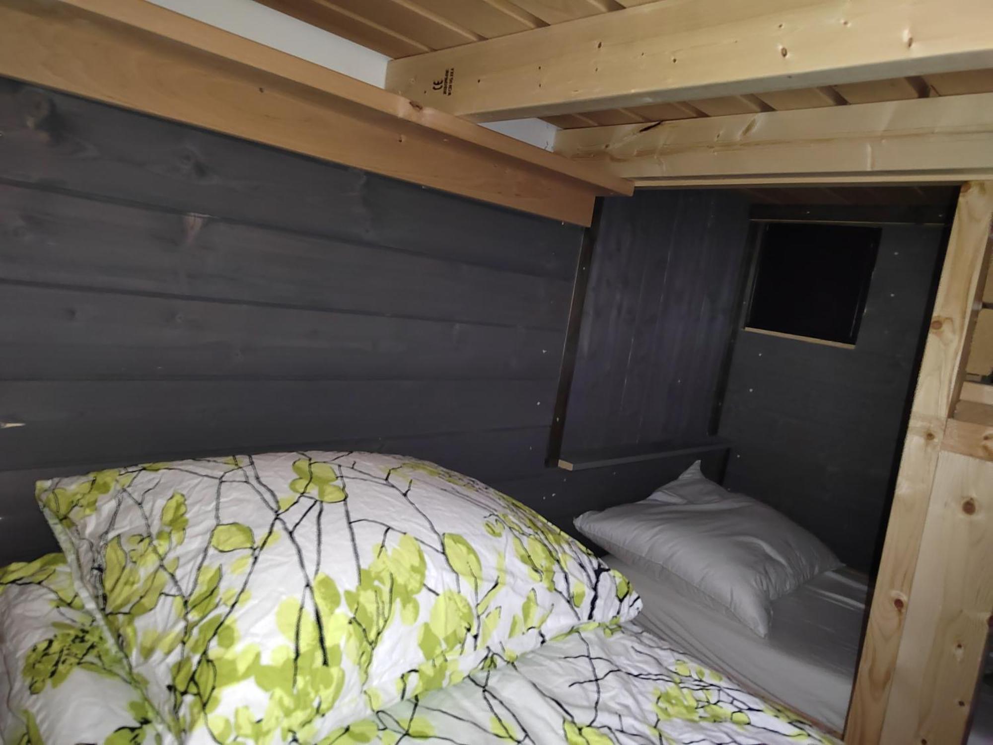 Relax & Recharge - A Unique Suite With A Touch Of Luxury - Hot Tub And Sauna Inspired Decor #Not A Real Sauna# Easy City Access - Direct Train 15 Min To City Helsinki Extérieur photo