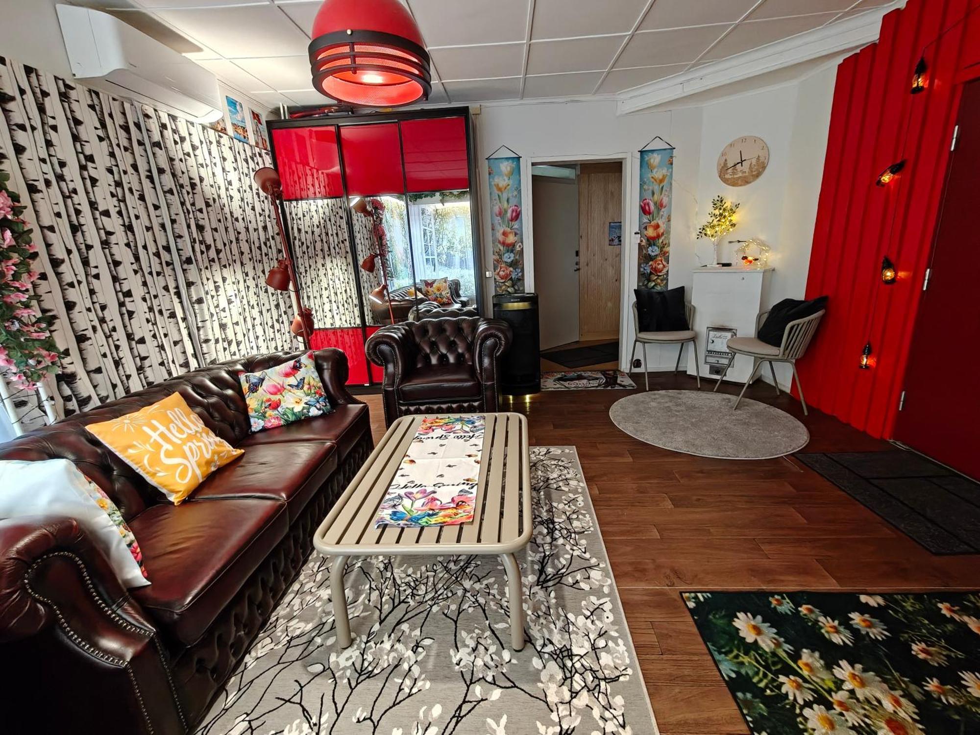Relax & Recharge - A Unique Suite With A Touch Of Luxury - Hot Tub And Sauna Inspired Decor #Not A Real Sauna# Easy City Access - Direct Train 15 Min To City Helsinki Extérieur photo